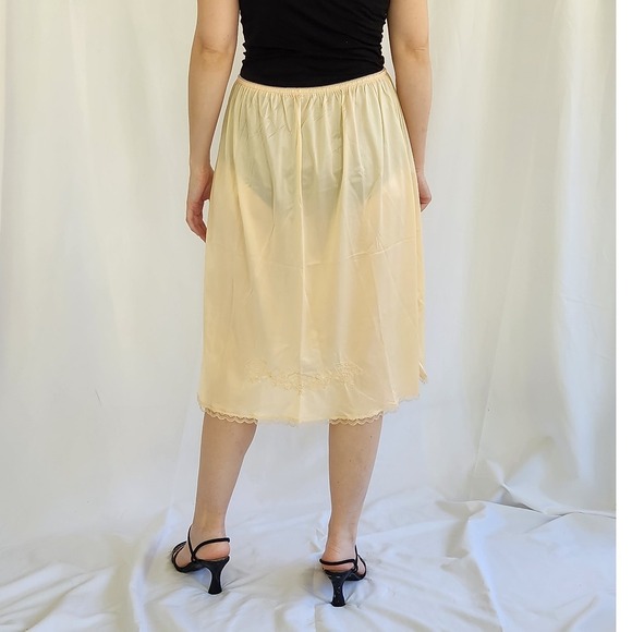 70s Nude‎ Midi Slip - Picture 3 of 5